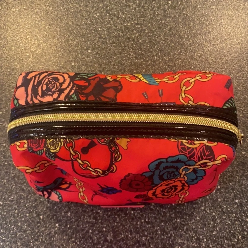 BETSY JOHNSON | make up case